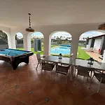 Ballena Azul فيلة كوستا تاغيسي