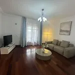 فيلة Ballena Azul كوستا تاغيسي
